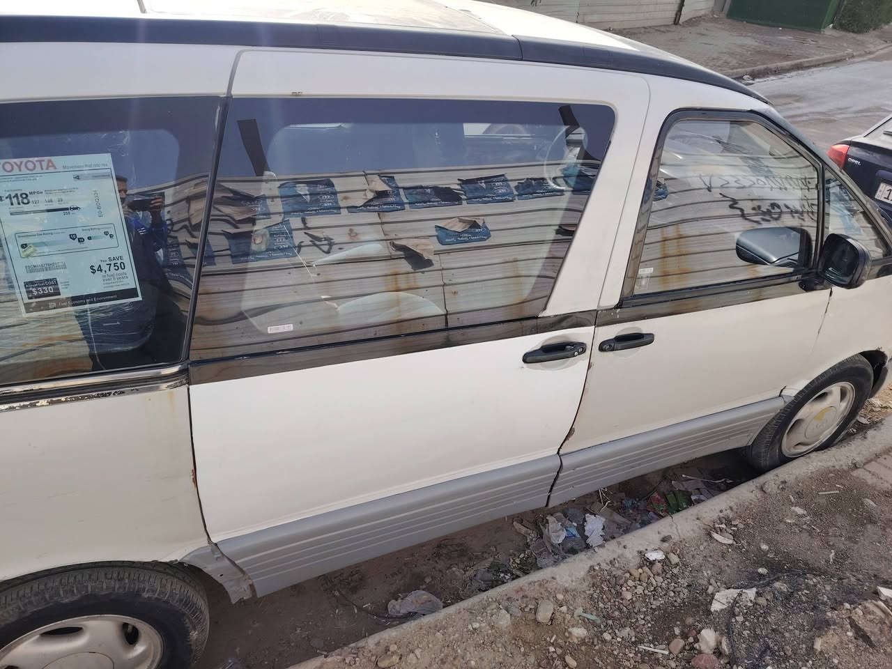 السلام عليكم للبيع تيوتا بريفيا ٧ راكب موديل 93 اوتو بأسمي رقم انكليزي  موجوده بغداد الدوره بسعر ٣٨
هاتف ***********
