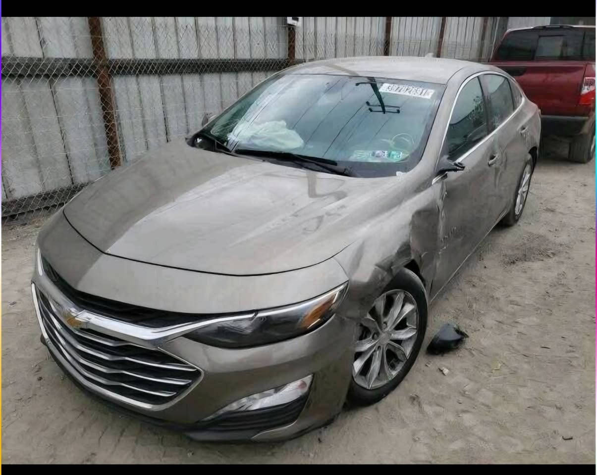 ماليبو موديل 2020 فئة LT  للبيع
السلام عليكم ورحمة الله 
حادثها موضح بالصور 
محرك 1500  توربو 
تبريد قطعتين 
وباقي المواصفات المعروفة بفئة LT 
مكان السيارة / بغداد 
السعر 110  
***********
***********
تحياتي
