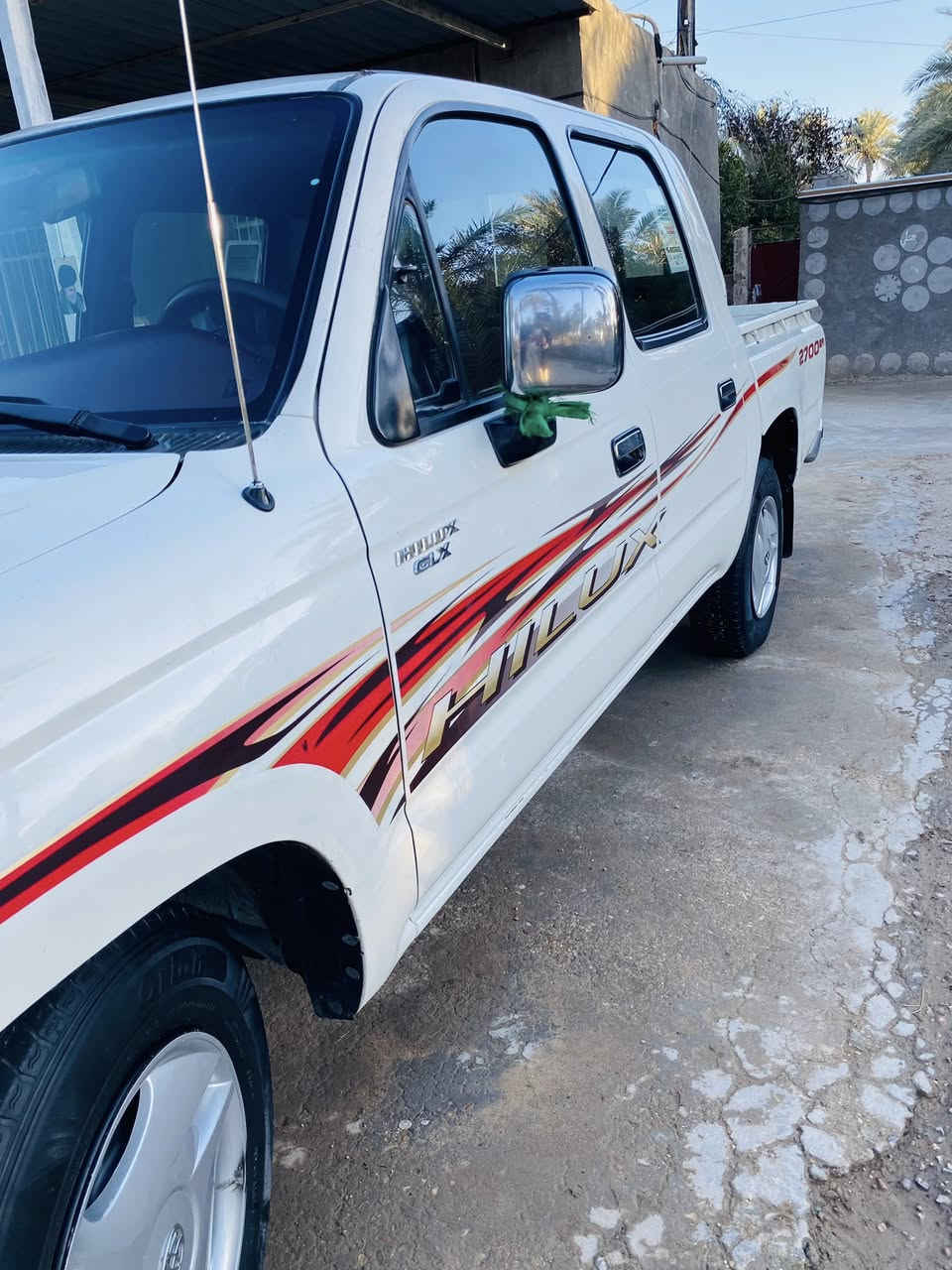 السلام عليكم هايلوكس موديل 2005 رقم كربلاء بآسمي تحويل مباشر سيارة جاهزة مال جناي سعرها 140 وبيها مجال مكان كربلاء لتواصل : ‭0771 305 6116‬
