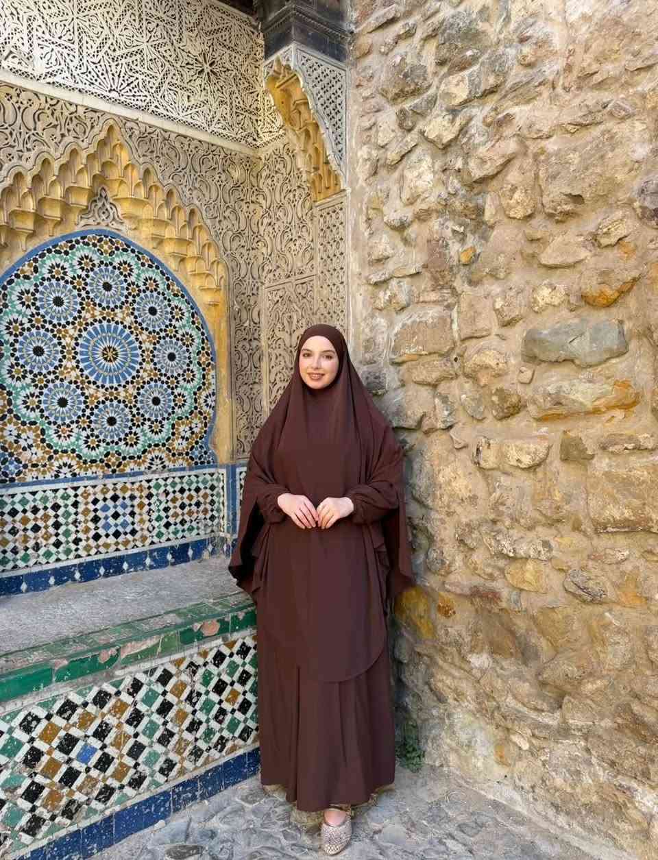 عباية بالإسدال لون الموسم 🤎


**إذا كنت صاحب هذا الإعلان وتريد حذفه لأي سبب، رجاءا أرسل رسالة إلى الدعم الفني**