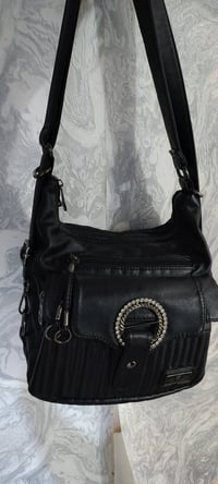 جنط • احذية