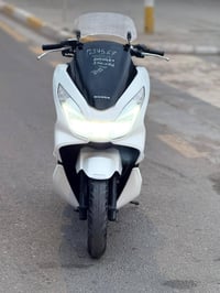 وكاله وكاله ماشيه 11 الف  للبيع دراجه pcxجيل الثاني اصلي دراجة مال رمب...