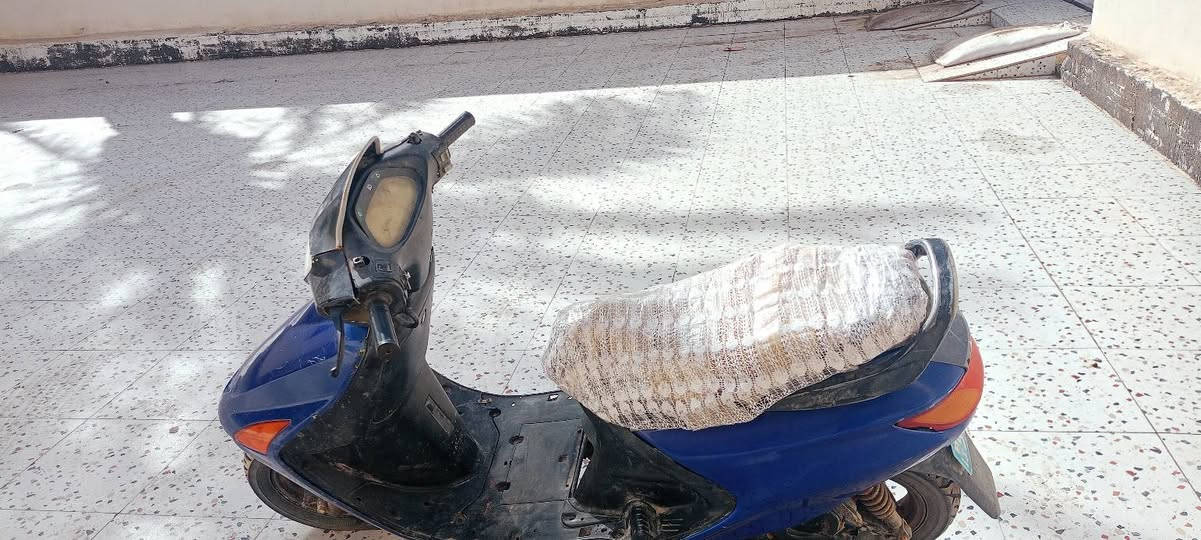 دراجه فراشه فحل
مكينه جاهزه لاتنقيص ولاتبخير 

كهربائيات عوزهن بس ربط 

ضفيره شغاله 

سلف شغال بس يتاخر مرات عوزه شحن باتري 

السعر 150 

مكاني ديوانيه السدير 

للاستفسار  ***********
