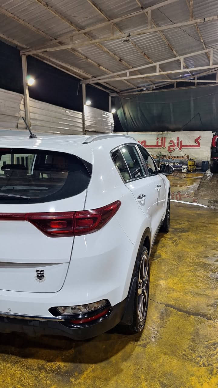 السلام عليكم ورحمة الله وبركاته
للبيع فقط
كيا سبورتج خليجي ٢٠١٩ مواصفات عاديه مكفوله عدا بارد بسيط على كد شبر راجع PDR.
ماشيه ٤٥ الف
السعر : ١٩٣ وبيها مجال بسيط
مكانها بغداد 
للاستفسار : ***********
