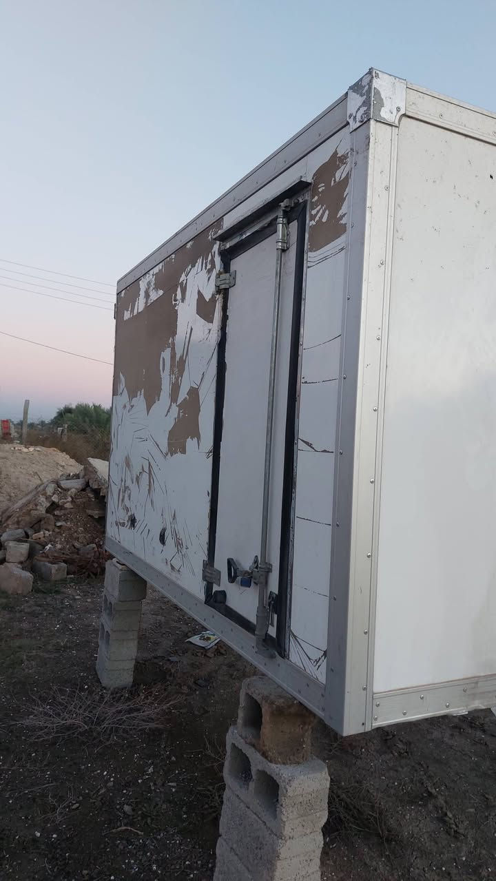 السلام عليكم حافظة مال كيا فحل للبيع جانت مشدوده على فحل ٢٢ مكاني بغداد السعر 10$وبيهه مجال 
***********
