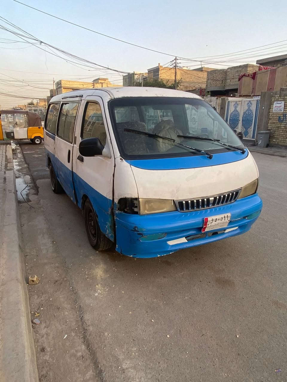 سيارة للبيع موديل ٩٦ منتهية سنويتها ب٢٠٢٢ ، ما عليها اي ضريبة ولا رسومات صافية ، ٣٥ ورقة وبيها مجال للشراب لرقم ***********
