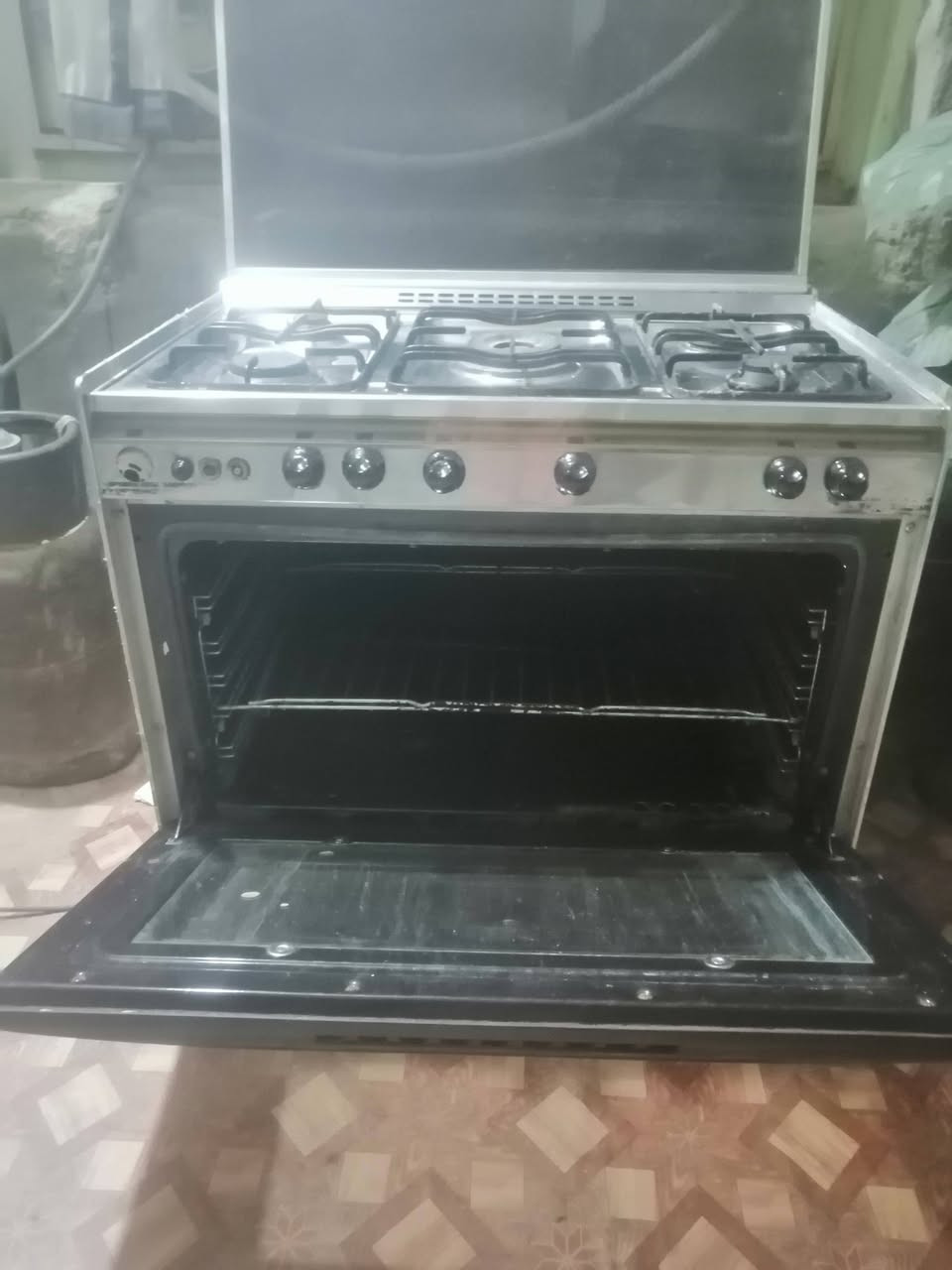 للبيع تفاصيل خاص للشراي


**إذا كنت صاحب هذا الإعلان وتريد حذفه لأي سبب، رجاءا أرسل رسالة إلى الدعم الفني**