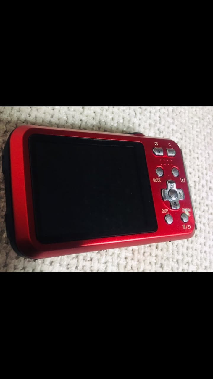 كاميرا بهذا الشكل طلعت بانسونيك بدون ملحق ولابطاريه
ابيعها فحم 
١٠ تم


**إذا كنت صاحب هذا الإعلان وتريد حذفه لأي سبب، رجاءا أرسل رسالة إلى الدعم الفني**