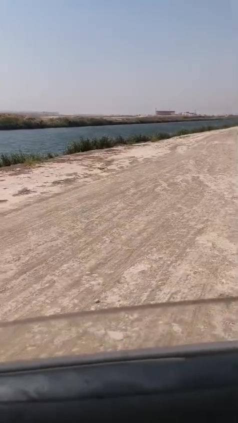 السلام عليكم قطعتين طبك 
على ٤٠٠ 
وعلى شارعين يعني كل ٤٠٠ على شارع مايقل عن ١٠ متار 
قرب شركة نفط ذي قار 
سعر ال ١٥ تريد ٢٠٠ هم ترهم 
يبعدن عن شارع العام ١٥٠ متر 
يرجى الاتصال *********** يوجد واتساب 
ماسنجر ماجاوب الشراي يتصل
