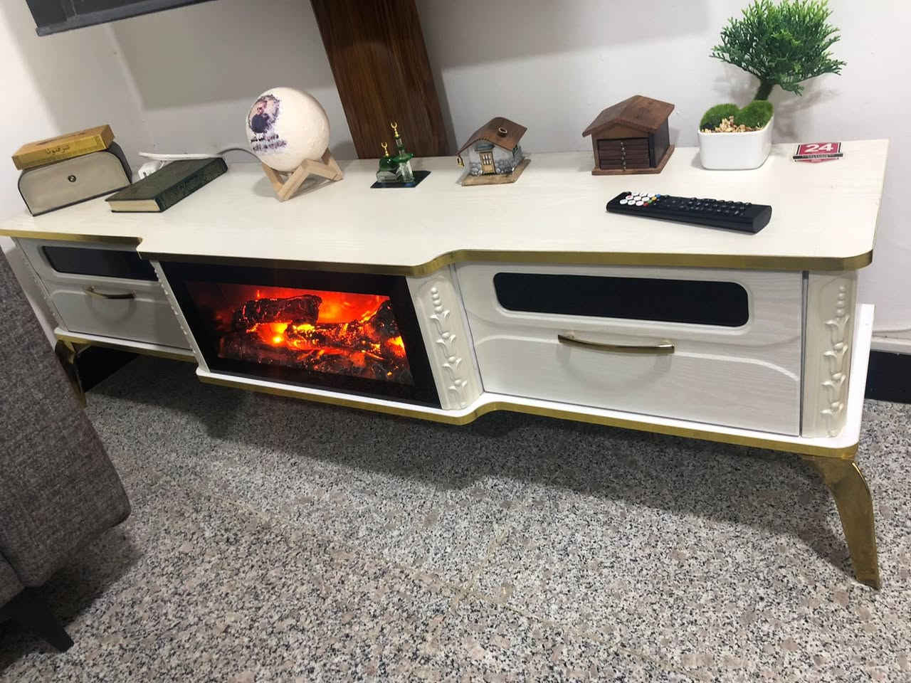 السلام عليكم
ميز بلازما للبيع

رقمي ***********
مكاني بغداد الغزالية
