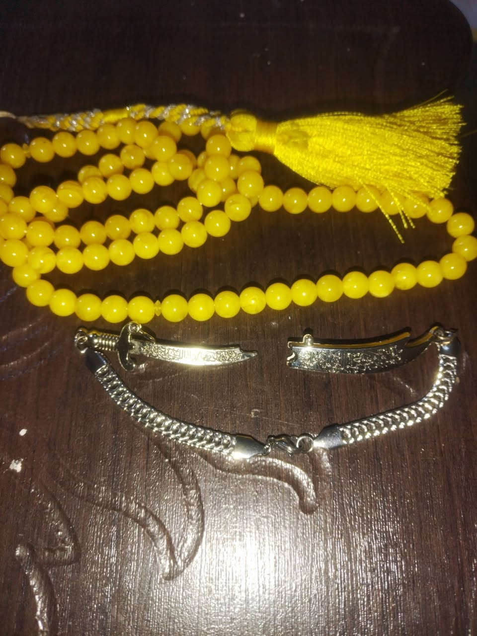 سبحه اتراب كهرب عطر فواح معا سوار سيف الامام على عليه السلام العنوان بغداد الرشاد قرب جامع الصدرين هاتف ***********لايوجد توصيل
