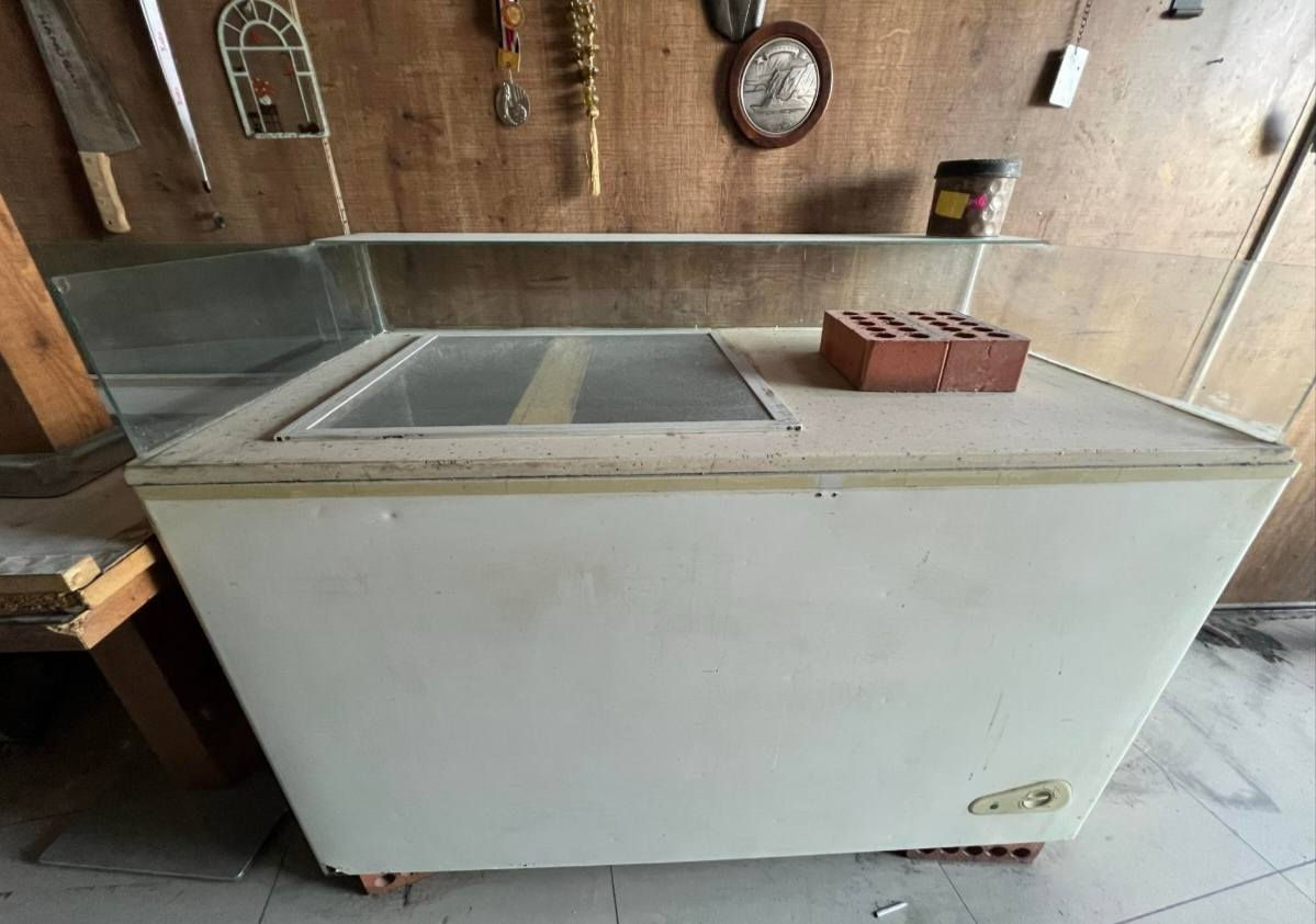 مكلف فقط لنشر //غراض مطعم للبيع شلع فرن بيتزا مع كابسه صاج مع جهاز همبركر مجمده مال معجنات مع  مكينه مال عجينه مع جهاز فنكر هذا رقم صاحب غراض***********
