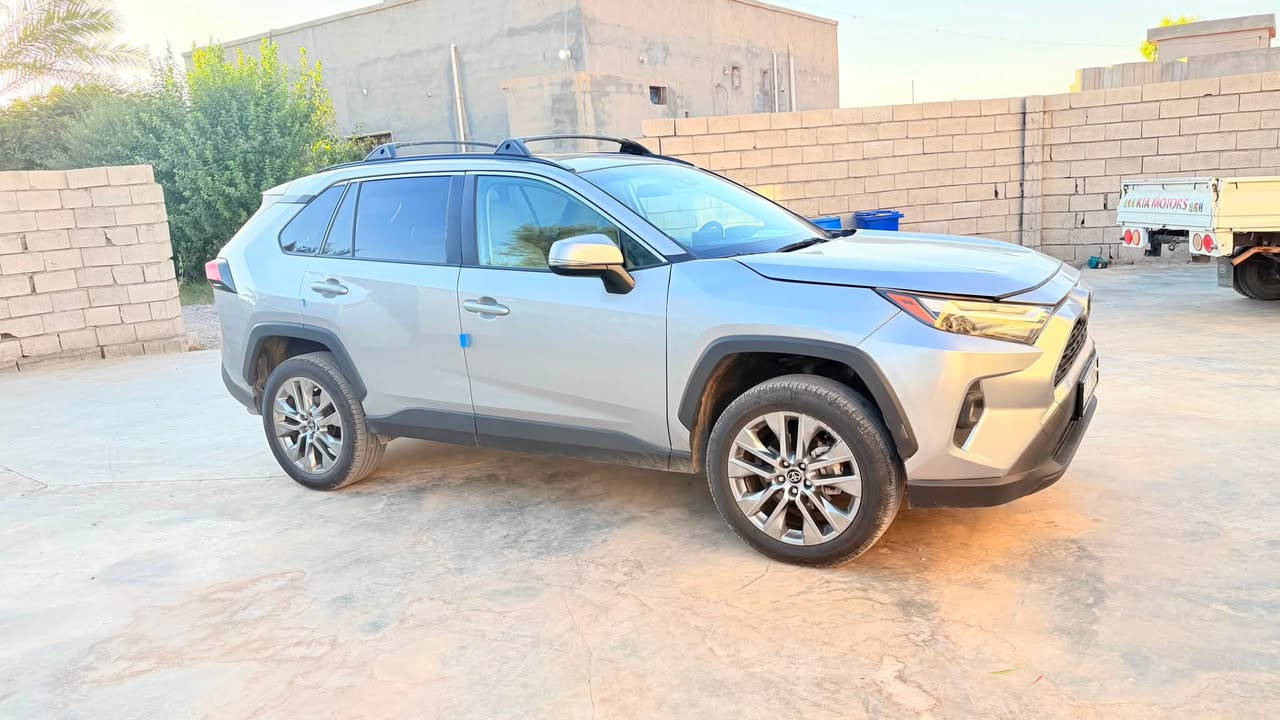 راف فور موديل 2025 XLe  فول مواصفات
رقم شهداء نينوى 
الضرر بونيد وشويه من الجاملغ 
ماشيه ٢٦ 
الهاتف  ***********
