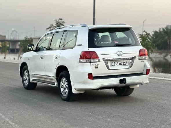 لاندكروز ٢٠١١ بغداد بسمي 
محرك ٦ سلندر جاهز مكينه كير مامفتوح صدر تخم تاير تبريد ثلج السيارة بيه صبغ ٥ قطع بدون لغد ولا شاصي ماشيه ١٤٦ مكان السياره بغداد السعر ٢٥٥ للاستفسار اتصال فقط ماكو خاص 

***********
