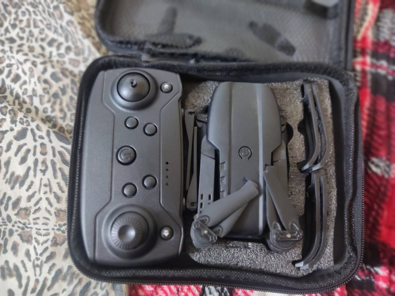 سلام عليكم درون E88 للبيع
بيهة كامرات (2) +ربط عن الهاتف من خلال النت مكاني شهداء البياع بغداد قيم سعر وخذ


**إذا كنت صاحب هذا الإعلان وتريد حذفه لأي سبب، رجاءا أرسل رسالة إلى الدعم الفني**