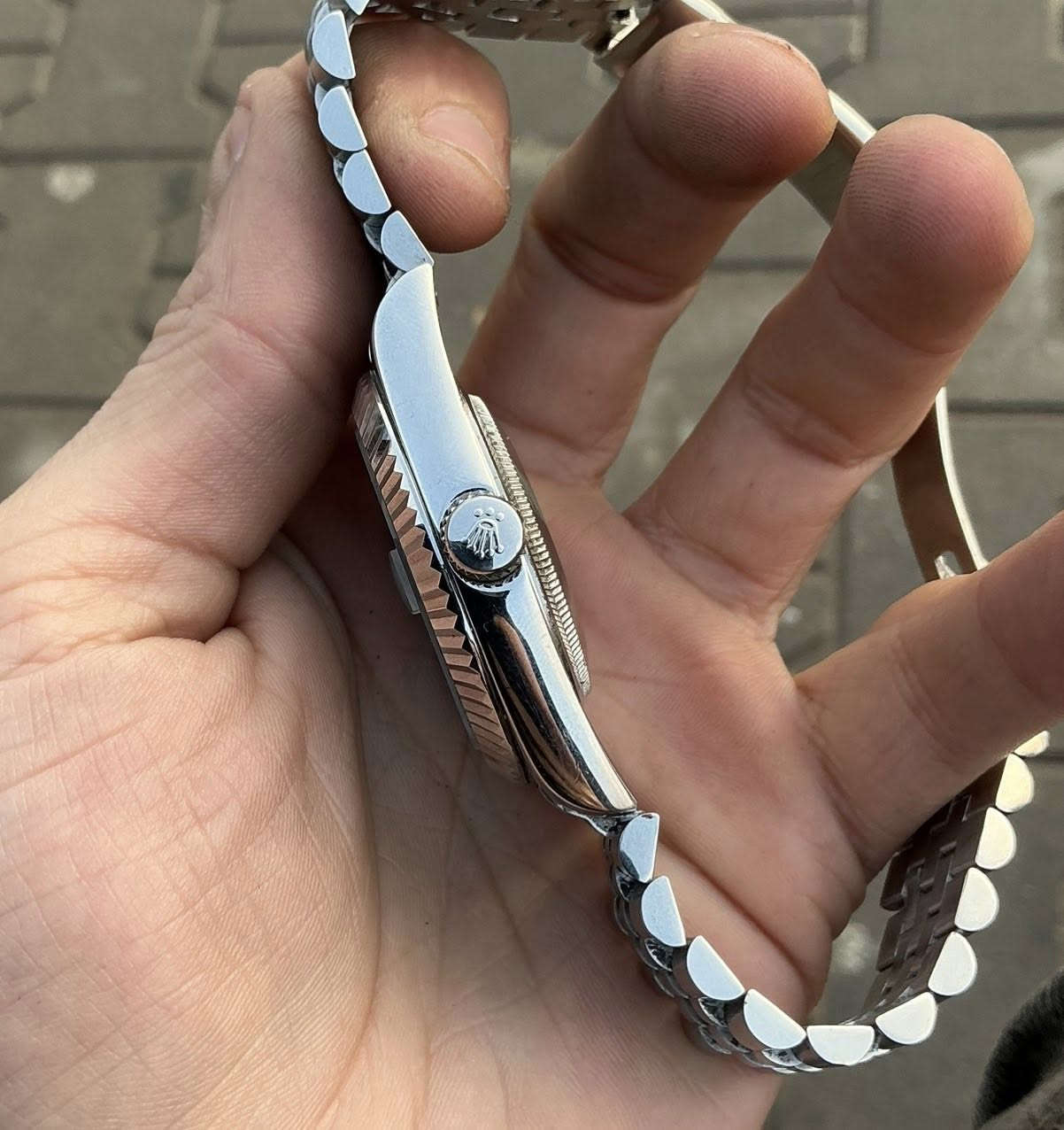 السلام عليكم ساعة رولكس اوتوماتيك باله داي ديت
مينة سمائي جميلة
سير جوبلي مميز
قفل بحري
جام عدسة
نظافة ممتازة
قطر 40
ارقام رومانية
95 الف


**إذا كنت صاحب هذا الإعلان وتريد حذفه لأي سبب، رجاءا أرسل رسالة إلى الدعم الفني**