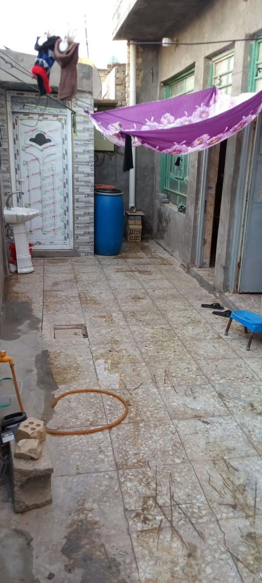 سلام عليكم من رخصت صاحب الكروب بيت مساحته 120 متر مربع حي طارق الوسط زراعي قرب كراج 110 بسعر مناسب *********** مع كافت الخدمات ماء مجاري تبليط
