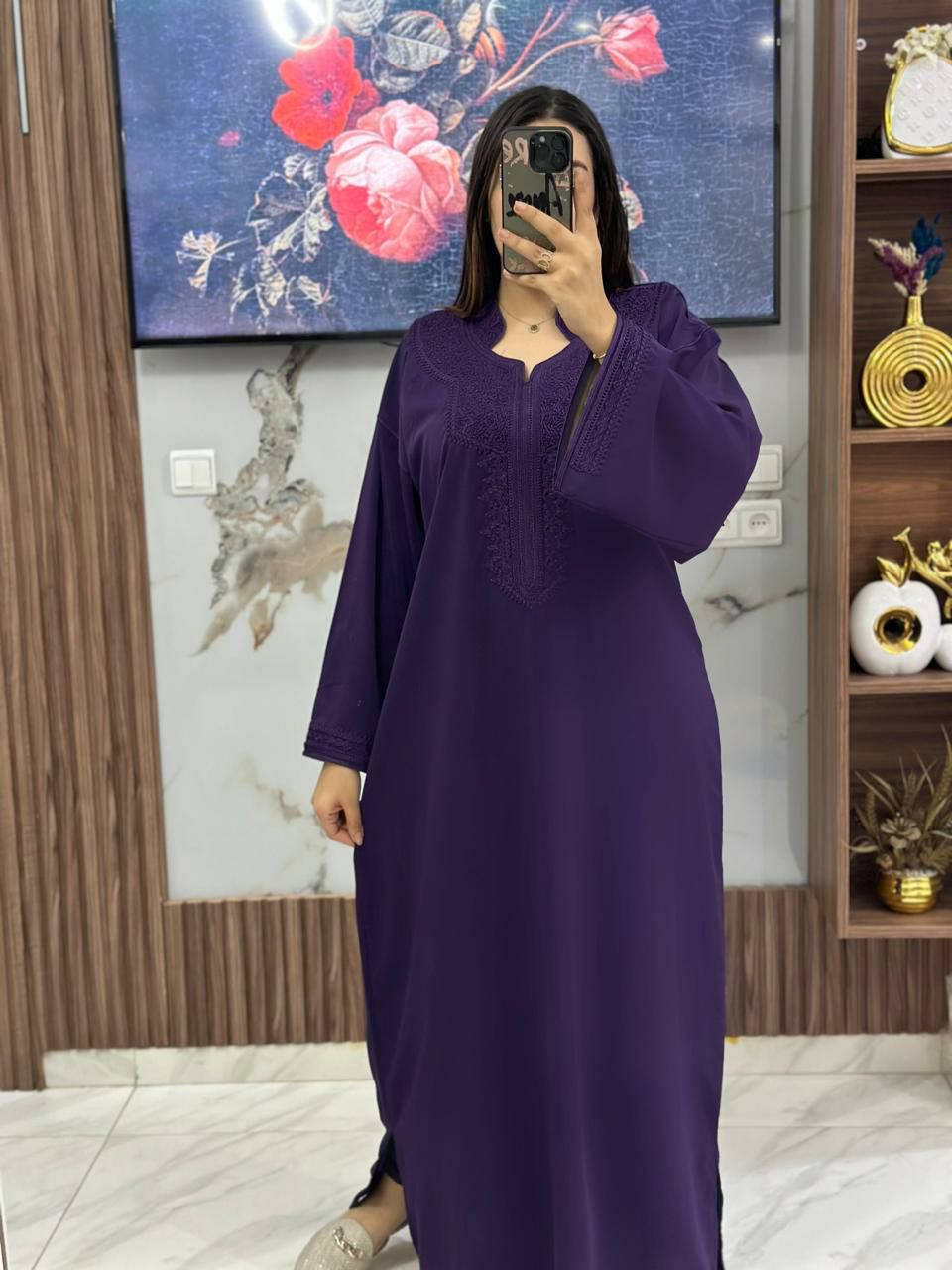 ✅✅🅾️جديد و الحصري عند نجوم الموضة 
✅قفطان هماوي بطرز في اليد والصدر كيجي غزال في اللبسة  👌🏻👌🏻
مع ألوان موسمية بفصالة أنيقة و رائعة 

✅بتوب كريب من نوع الممتاز 

✅✅طايات L.XL.XXl
التوصيل مجاني 🏃‍♀️🏃‍♀️🛴🛴


**إذا كنت صاحب هذا الإعلان وتريد حذفه لأي سبب، رجاءا أرسل رسالة إلى الدعم الفني**