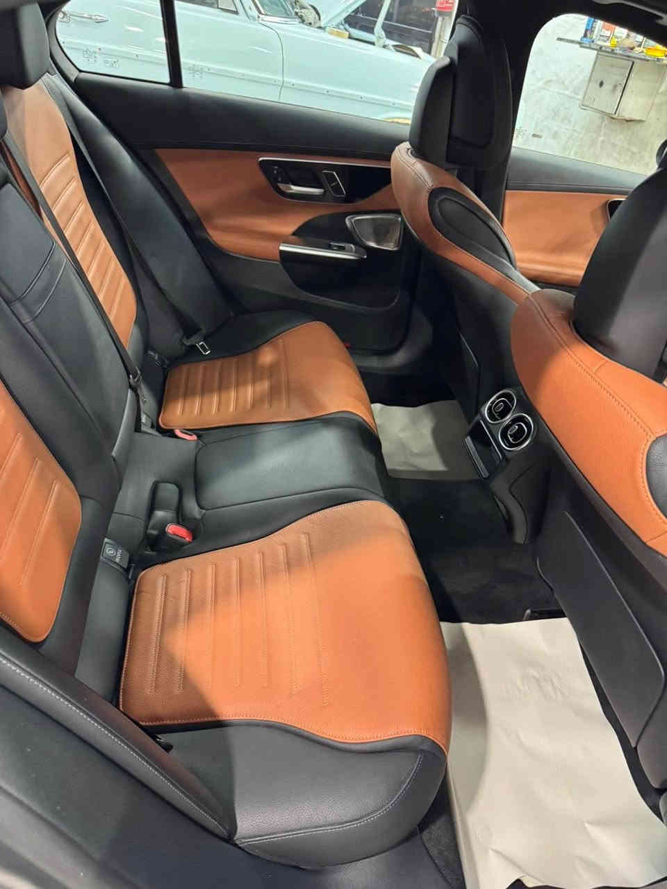 Mercedes-Benz C300 
وارد امريكي 
موديل ٢٠٢٣ 
ماشي سيارة ٢٨٠٠٠ كيلومه تر 
سياره فول مواصفات بدون نواقس ره قم كاتي 
💸💸💸💸💸٣٥٥$💸💸💸💸💸
📲*********** أربيل, العراق
