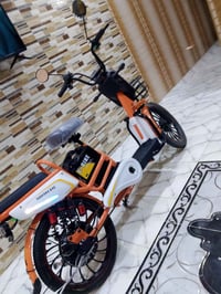 دراجه شحن البيع موديل 2025  سعر 325وبيه مجال تواصل على رقم  0783926566...