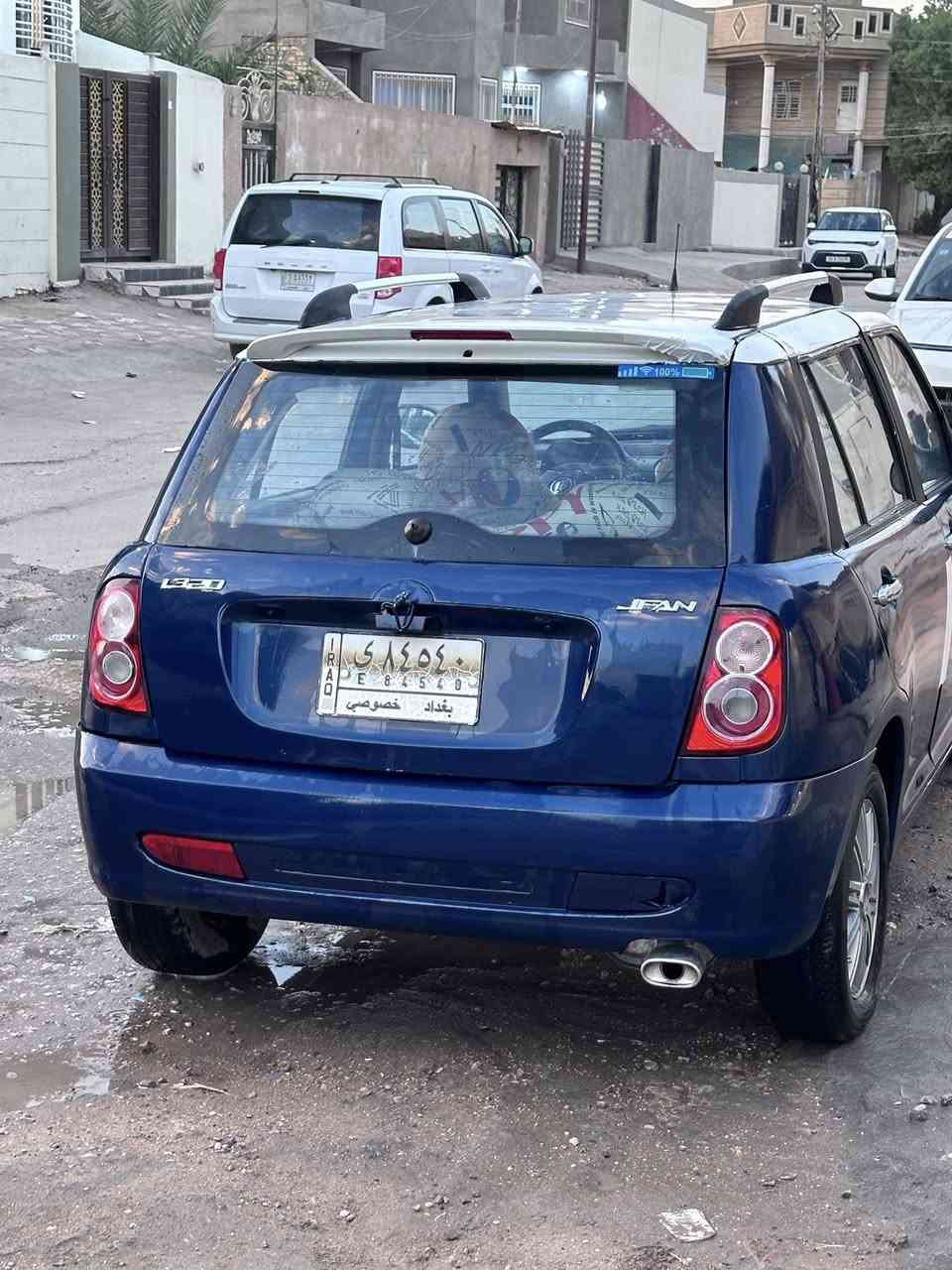 ليفان مستر بن ٣٢٠ موديل ٢٠١٣ رقم بغداد الماني شرط التحويل السياره جان بيها خياسات بالدوس سويتهن وجانت جارده وصبغتها حزام بدون ضربه وصورها قبل الصبغ موجودة كير ومحرك وكلج ياباني وحداديه جديده نقصها فقط كمبريسر تبريد كهربائيات كلها شغاله ماشيه ١١٥ شاشه اندرويد سعرها ٢٨ وبي مجال جدا بسيط للاستفسار ***********
