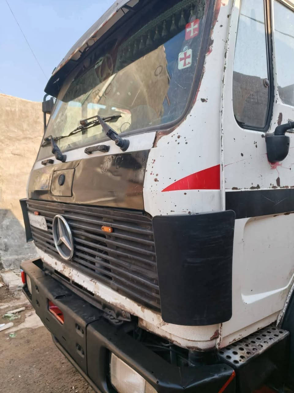 أعيد النشر بسبب الوعود الكاذبه للبيع ألبي موديل 77 محرك 8/128 محسن كير 130 أكسل جي اف شاصي مكفول وبعده برجيم تخم تاير 24 كهربائيات كلها جديده تبريد ويه السويج دوشمه جديده سياره جاهزه گبل للعمل مابيها اي نقص رقم انبار مداور ثاني يوم العنوان النجف قضاء الكوفه الاستفسار ***********
