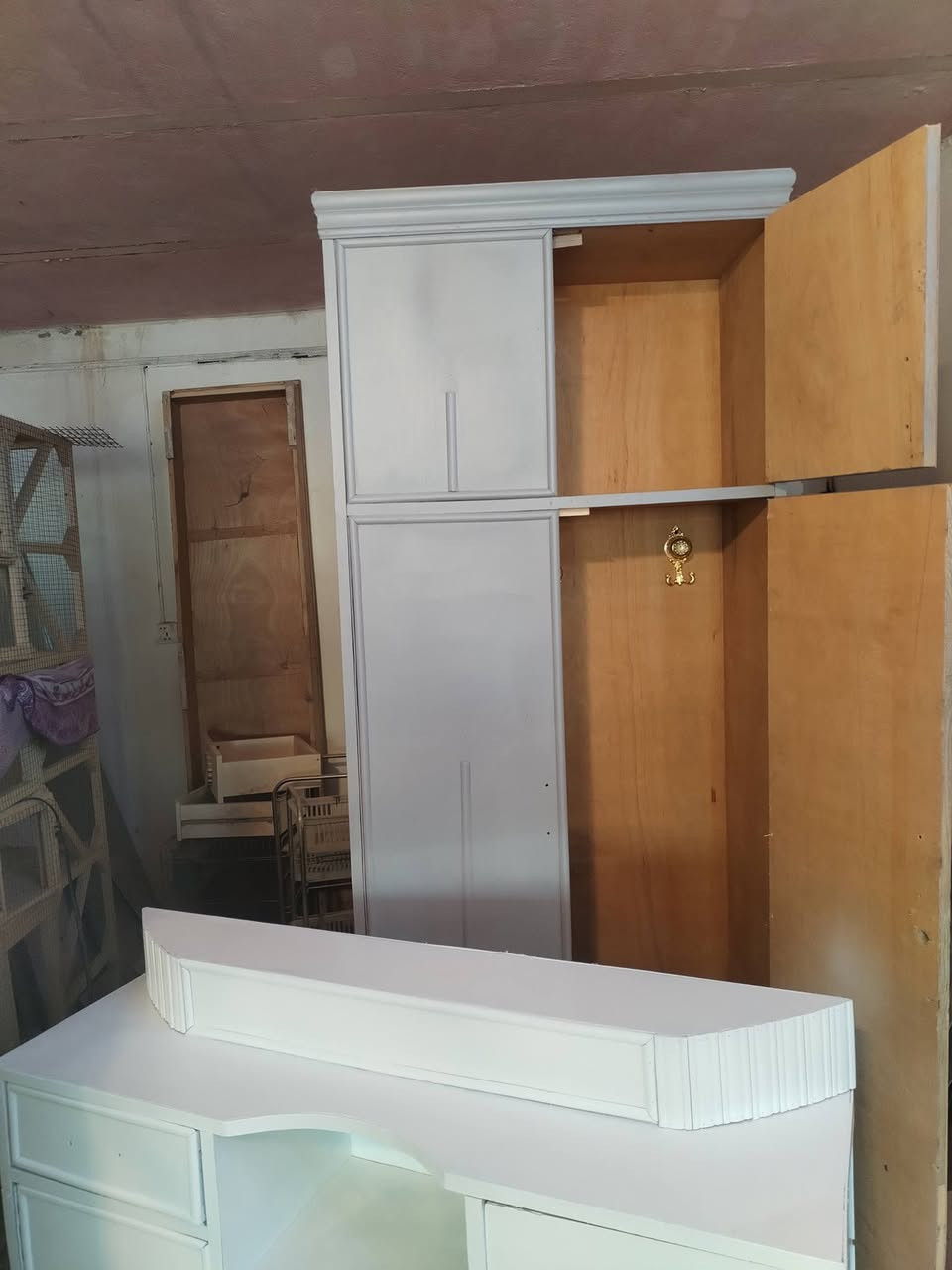 تغير لون من صاجي الى صبغ ابيض حرار شغل حسب الطلب للاستفسار مراسلت الصفحه او اتصال ع الرقم ***********
