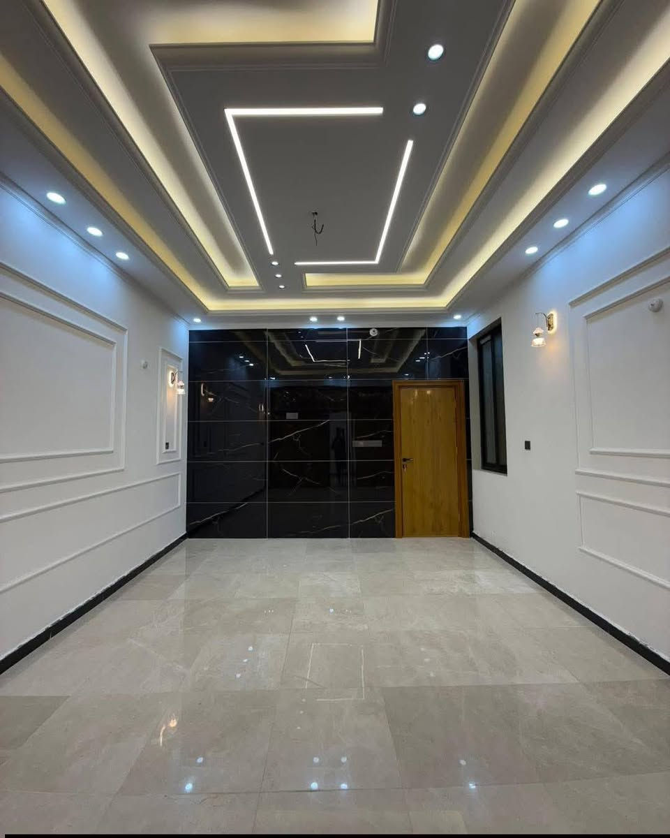 مكتب اياد اعلان عن دار للبيع 150م  في حي السلام  النجف الأشرف 🧿اللهم صلِ علىٰ محمد وآل محمد 🧿  الحديث فول vip

التفاصيل:عندك عقار للبيع او مراوس دار قطعه ارض مرسله مكتب على رقم مكتب المساحه150 الواجه 10نزال 15طابقين منطقه حي السلام 
- الطوابق: طابقين  
- 4غرف نوم بيت نظام سويت 
- البناء: فول vip
- الموقع:السلام  للبيع او مراوس 
- التصميم: شارع15

الطابق الأول:غرف  مطبخ  صاله صحيات استقبال 

الطابق الثاني:3غرف نوم صاله صحيات 

التواصل:مكتب اياد للعقار 

- مكتب : ***********/***********
- العنوان: حي السلام شارع المكاتب او شارع ابو دجاج قرب شارع مستوصف 

هذا الإعلان يظهر دارًا فاخرًا للبيع، مع تصميم عصري وتصميمات أنيقة.
