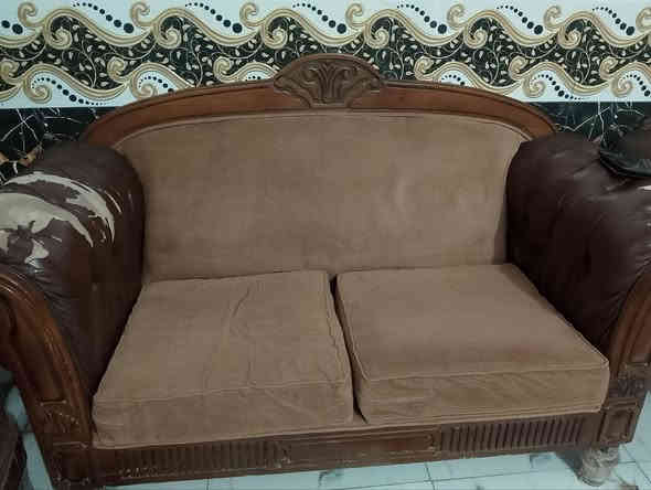 تخم للبيع نظيف ب100وبي مجال قليل ***********
