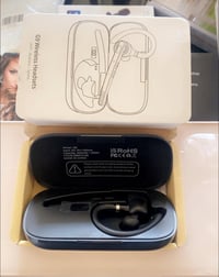 متوفر اربع قطع لرجل الاعمال كل وحده على شكل  ماركة وفول كواليتي سماعه ...