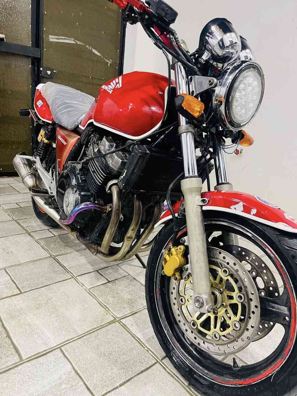 السلام عليكم
دارجه سيبي 400 محرك كير كهربائيات خير من الله كمرك مدفوع بس ع ترقيم السعر1600 المكان صلاح الدين سامراء ***********
