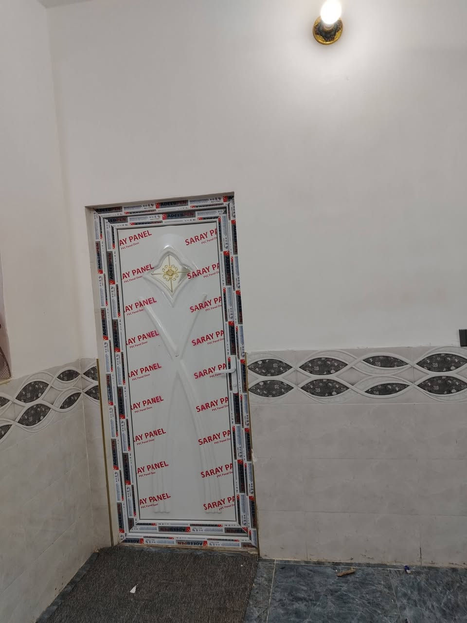 100متر للبيع حي نداء طابق ونص علئ ساحه قريب على شارع مجمع بيتي سند بسمي منطقة 52اي  ستفسار خاص او تصل ***********
