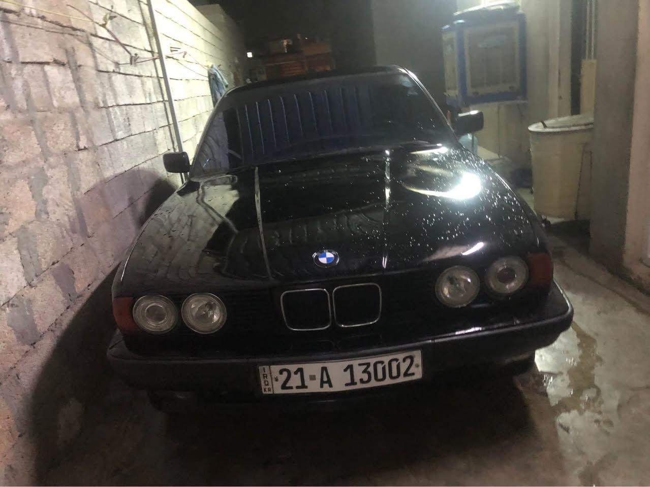 BMW 1992 520i  مەکینە ٢٠ی گێرعادیە رەقەم و سەنەوی نوێیە هەزەکەشی بەسەر نەچوە کۆبۆن بەنزینی  هەیە دووجام کارەبایە چوارتایەی پاکی لە ژێرە گێر و مەکینەی و ئەکسلی بەشرت  سعری ٤٤ وەرەقە معامەلە *********** واتسئاب كركوك, العراق
