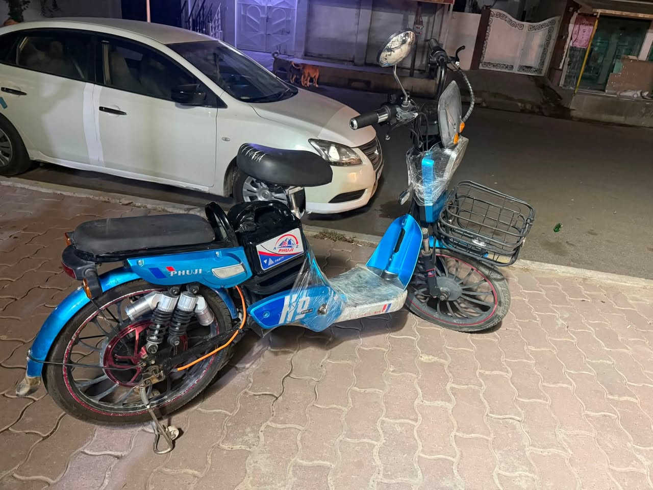 ماتور شحن
كهربائية كلهة يشتغل
 
بلوتوز
سويج + بسمه 
تايات جديد 
سعر ٢٢٥,٠٠٠
رقم موبايل /***********
