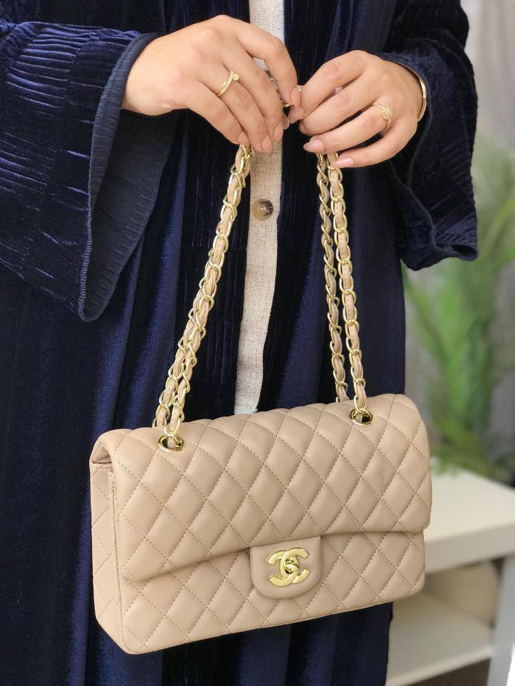 شانيل ابو ختمين يجي خانتين
السعر القطعة 15 الف
متوفر توصيل الجميع محافظات العراق بس 5الاف


**إذا كنت صاحب هذا الإعلان وتريد حذفه لأي سبب، رجاءا أرسل رسالة إلى الدعم الفني**