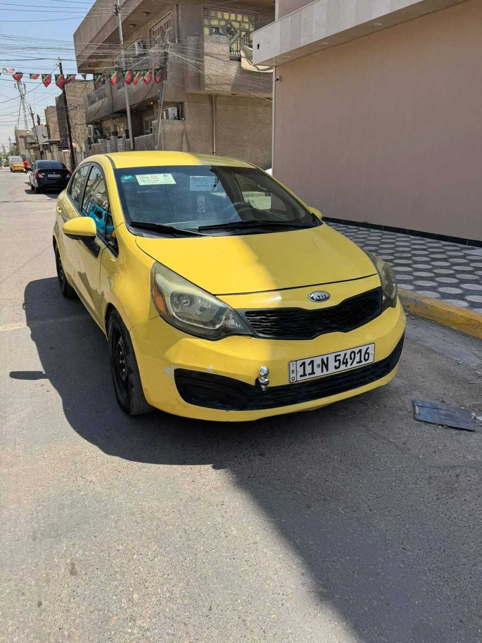 سلام عليكم سيارة للبيع كيا ريو خصوصي لون ليموني اصل موديل 2016رقم بغداد حادث فقط بنيد و جاملغ  بدون تبديل السعر 78 كير مكينة و تبريد جاهزة  عنوان السيارة بغداد البلديات  رقم الهاتف ***********
