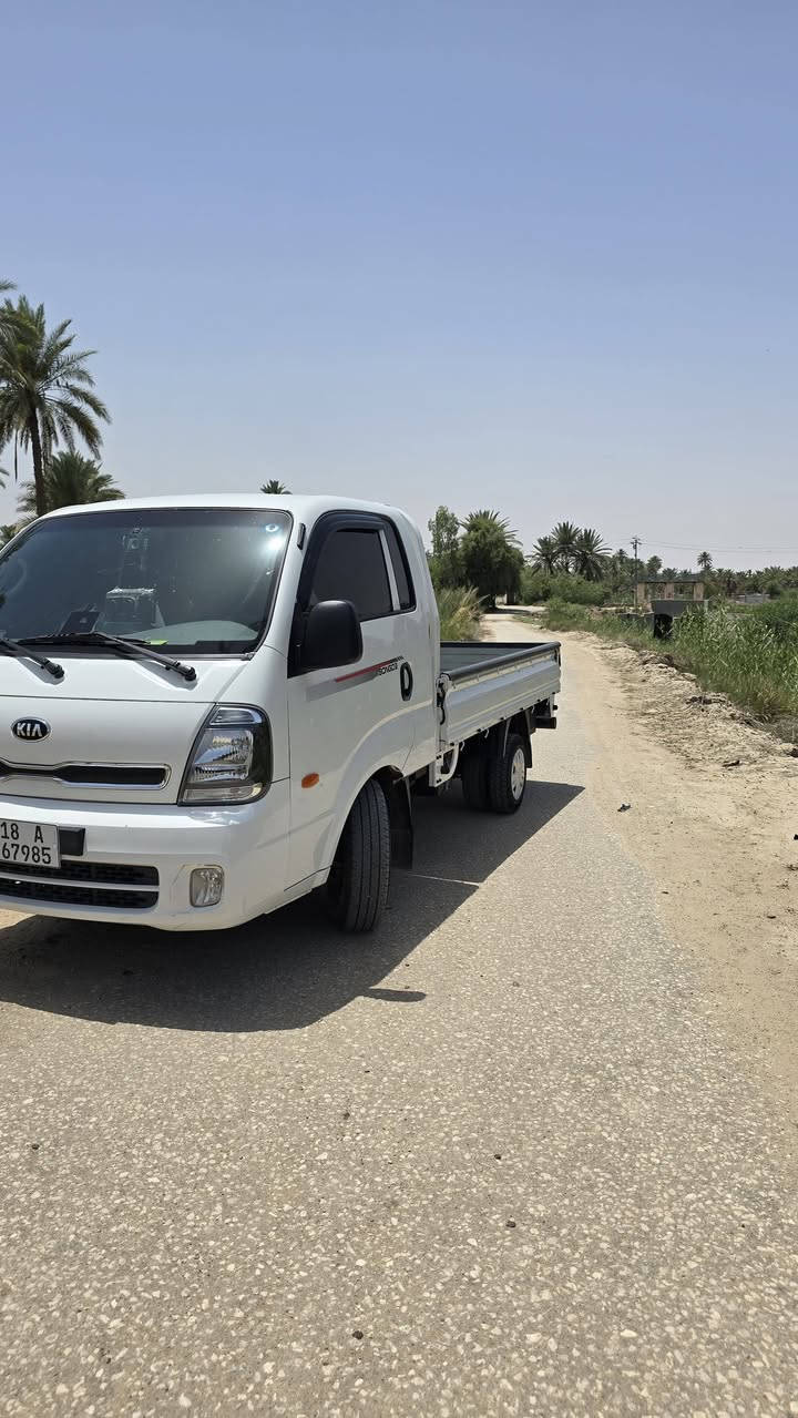السلام عليكم كيا مسكر  كير اوته ماتيك فول مواصفات كامرات رادارات شاشه دبل كفاله عامه من كلشي رقم انكليزي تحويل مباشر  مشروطه من كلشي  موديل 22 مواصفات 23  السعر  173 وبيها مجال  رقم تليفون *********** افلح من صلا علا محمد واله محمد
