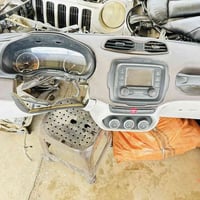 يوجد أبواب جيب رينجد ٢٠١٥ ودشبول وغرفة داخلية وصندوق خلفي  للاستفسار ٠...