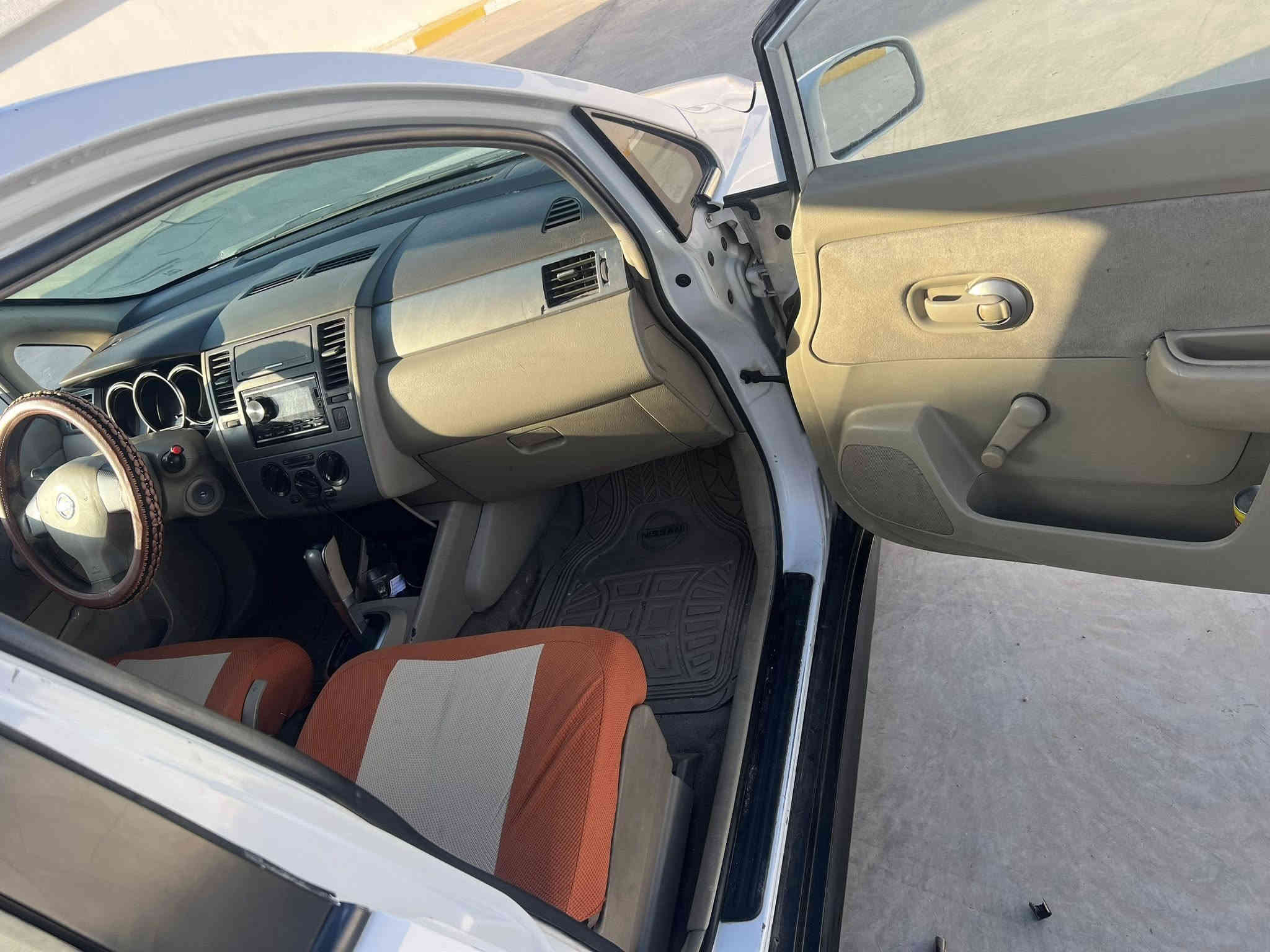 السلام عليكم نيسان تيدا 2006مكينة وكير مكفولات تبريد ثلج جاهزه وبسمي بيه قطعتين صبغ وشبر باب سايق مكان السياره الأنبار السعر 72 

‭٠٧٨٣ ٨٧٦ ٧٥١٢‬
