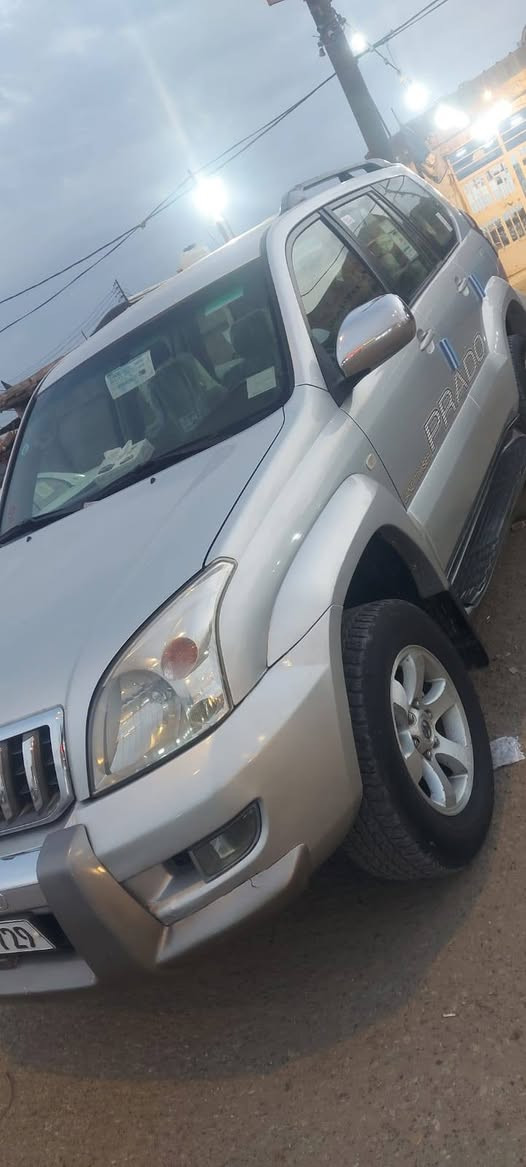 برادو ٢٠٠٧ سياره ٦ سلندر حلوه جدا جاهزه السياره رقم بصره موجوده بالعمارة 
+9647718780118 مح بغداد, العراق
