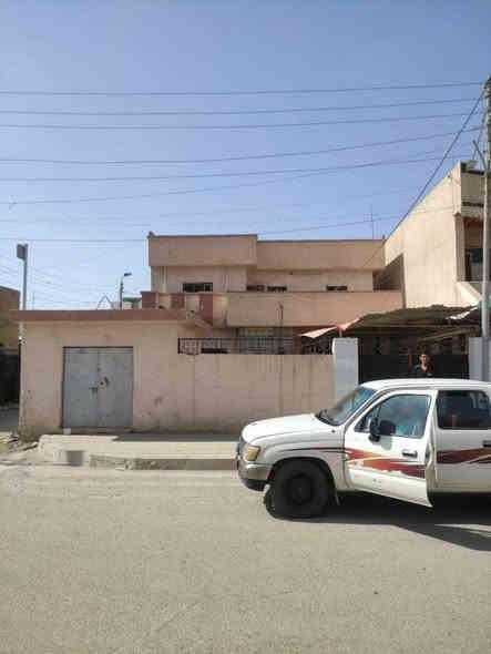 السلام عليكم
اعاده النشر بسبب البيت جان  بي أغراض  و حالين فارغ 
بيت طابقين للايجار 🏡
الموقع تكريت ـحي الجمعيه - قرب مستشفى التوفيق 🏥
بيت طابقين 
طابق ارضي🏡 (غرفه -مطبخ -استقبال-صاله-ديوانيه-حمامات داخلي و خارجي )
طابع ثاني (غرفتين -حمامات-صاله -بالكون)
مساحه البيت 350 متر . بيت نفه يحتوي على  حديقه و محل او مخزن خارجي مع البيت 
قريب على الزهور و قريب على الاربعين صاير بل نص
للايجار فقط لاستفسار و لمعرفه السعر اتصل مباشر على صاحب البيت
***********
***********
انا مكلف بل نشر لاستفسار اتصل
