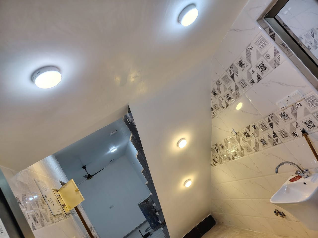 اللهم لك الحمد 
تم تشطيب بيت  انشالله ينال اعجابكم 
اخوكم وخادمكم ياسر الكهربائي 
***********
