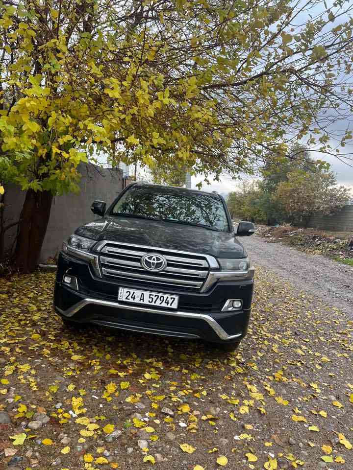 Toyota landcruser 2017 gxr رەنگی رەش رەقەم دهۆک گێڕ ومەکینە بە شەرت سەنەوەی بەناو خۆمەوەیە تا ٢٠٣٠ نوێیە چەند پارچەشی هەیە دیاریم کردووە نرخیشی ٤٠٥گەڵاو    
مەعامەلەیە
ر.م ***********
