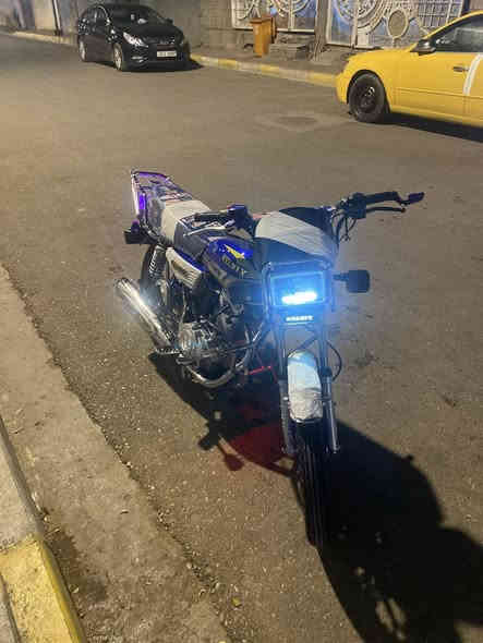 السلام عليكم من رخصه الادمن 
موطور ايراني للبيع موديل 2025
لون ازرك مجمبز كامل 
محرك 200
بعده زيرو 
السعر مليون وبي مجال 
للستفسار على الرقم 
***********
