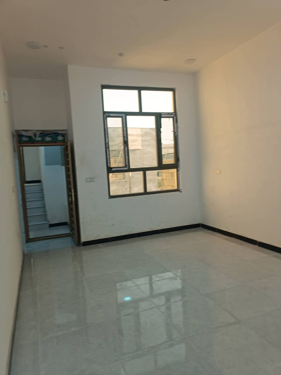 بيت للأيجار
في الاكوات الثانيه طابقين
معزول الارضي عن الاول 
عزل نهائي بدرج خارجي
يؤجر كل طابق لوحده 
المساحه 150م
يحتوي كل طابق على غرفتين منام وصاله
وأستقبال ومطبخ وصحيات
سعر ايجار الطابق الارضي 700 الف 
الطابق الثاني 650 الف
***********
***********
