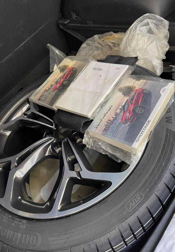 السلام عليكم سبورتج 2021  خليجي جيتي لاين بحاله الوكاله مكفوله كفاله عامه حته من الشخط ماشيه 26 الف فقط شرط الفحص المواصفات فول 1/1 للاخير بانورما كراسي كهرباء جنطه كهرباء شاحن واير ليس سايد بريك بصمه اوتو هولد بعد بيها هواي موصفات رقم بغداد باسمي ***********
