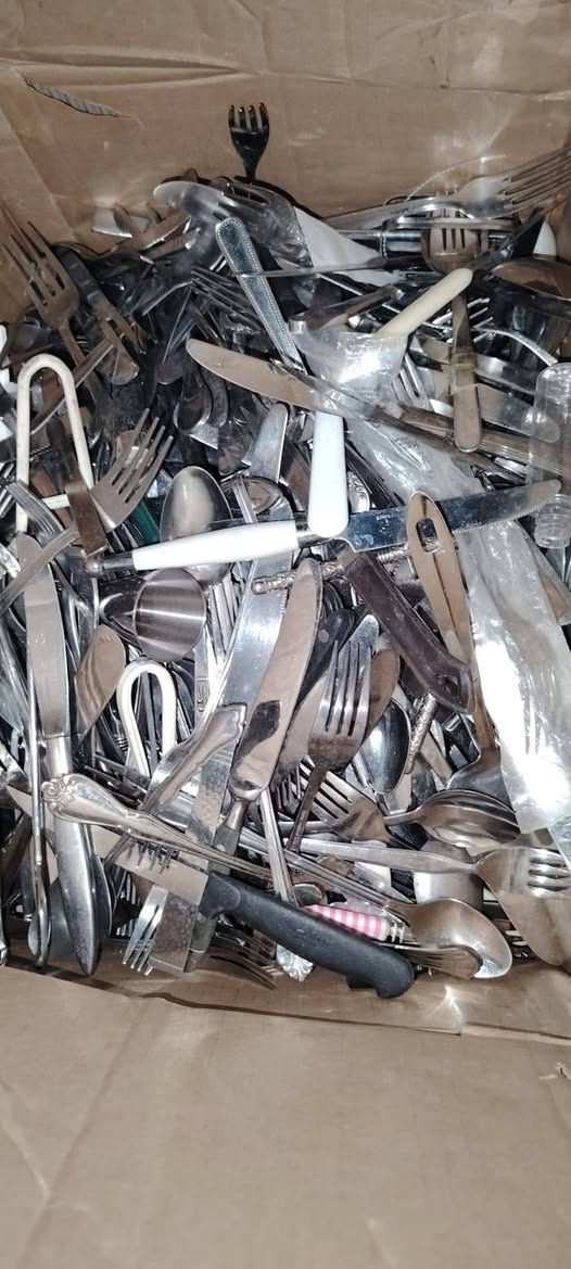 متوفره ٤٠٠ كيلو ادوات المطبخ باله كندي الكيلو ٢٥٠٠ يباع شلع النجف يوجد توصيل


**إذا كنت صاحب هذا الإعلان وتريد حذفه لأي سبب، رجاءا أرسل رسالة إلى الدعم الفني**