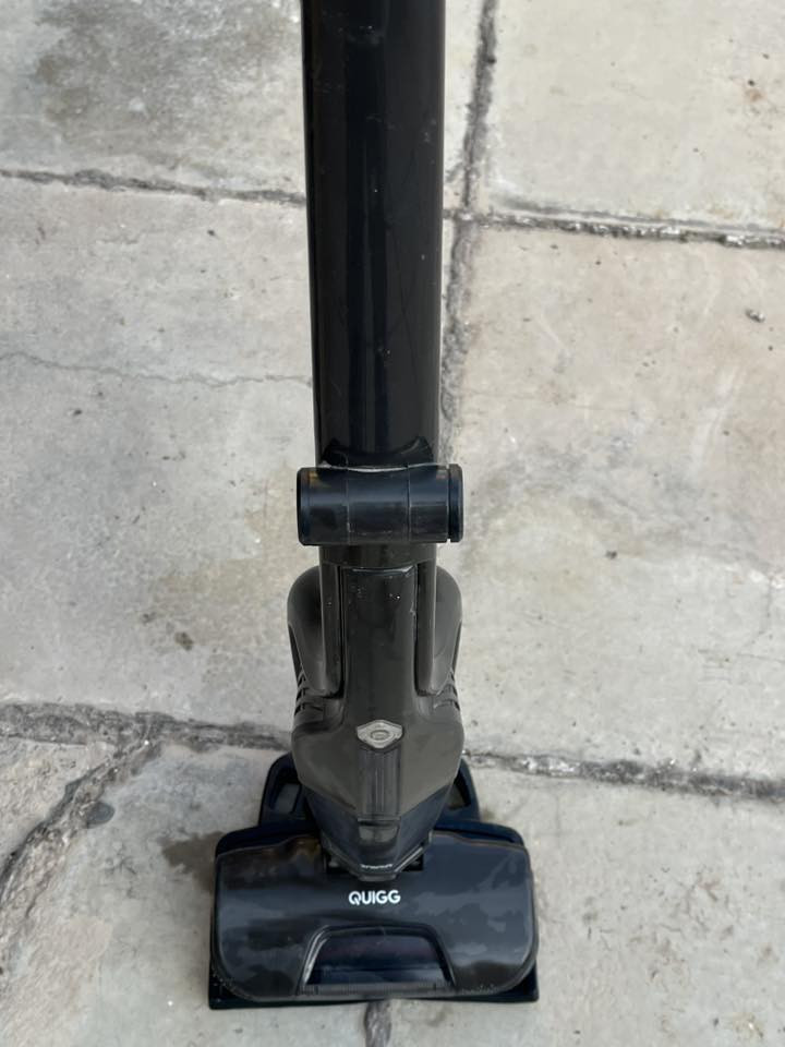 مكنسه كهربائيه ع الشحن  شغاله فول سعرها ١٠
عربانه أطفال سعرها ١٠
جربايه أطفال وياهة الخشبه مالتهة مثل ماموضح كدامكم ٢٠
سقوف ثانويه قياس ٤x٥ مع السكك سعر ٧٥ 
***********
