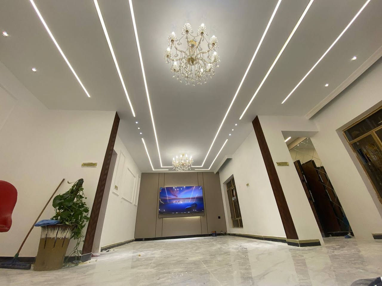 سلام عليكم عمل كافة انواع الديكور الخارجي والداخلي
جبس سحبات 
بديل الخشب بديل الرخام شيبورد 
سقوف ثانوية تغليف اشرطة جدارية 
صبغ داخلي وخارجي الاستفسار الاتصال ع الرقم واتساب ***********
