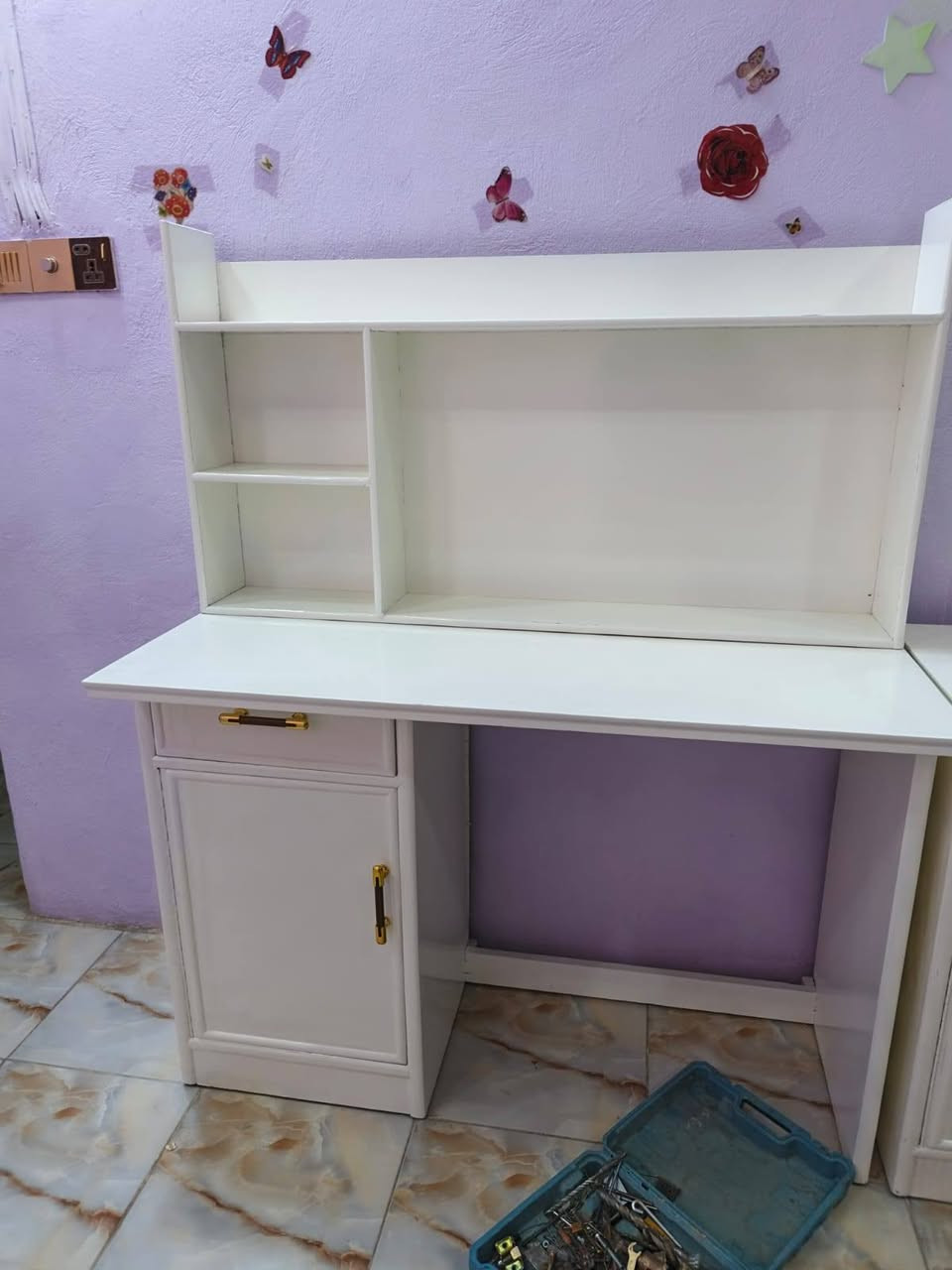 اللهم صل على محمد وال محمد 🌹🌹 تم انجاز غرفه أطفال متكونه من
كنتور سلايت نجاره عراقيه  😊
 ميز تواليت☺️
ميز قراءة 😚
جربايه  نفر واحد 😚👇👇
الكنتور الوجه mdf الداخل صاج ٤ ملم
الظهر جرجوبه
الارضيه والسقف بلوك صاج
اللون اوف وايت 
حسب الطلب 👇👇
االاستفسار الاتصال📞📞*********** ***********  وت ساب💯💯
العنوان ابي غرق / حي الحسين شارع البانزين خانه قرب محطة الكهرباء  🌹
